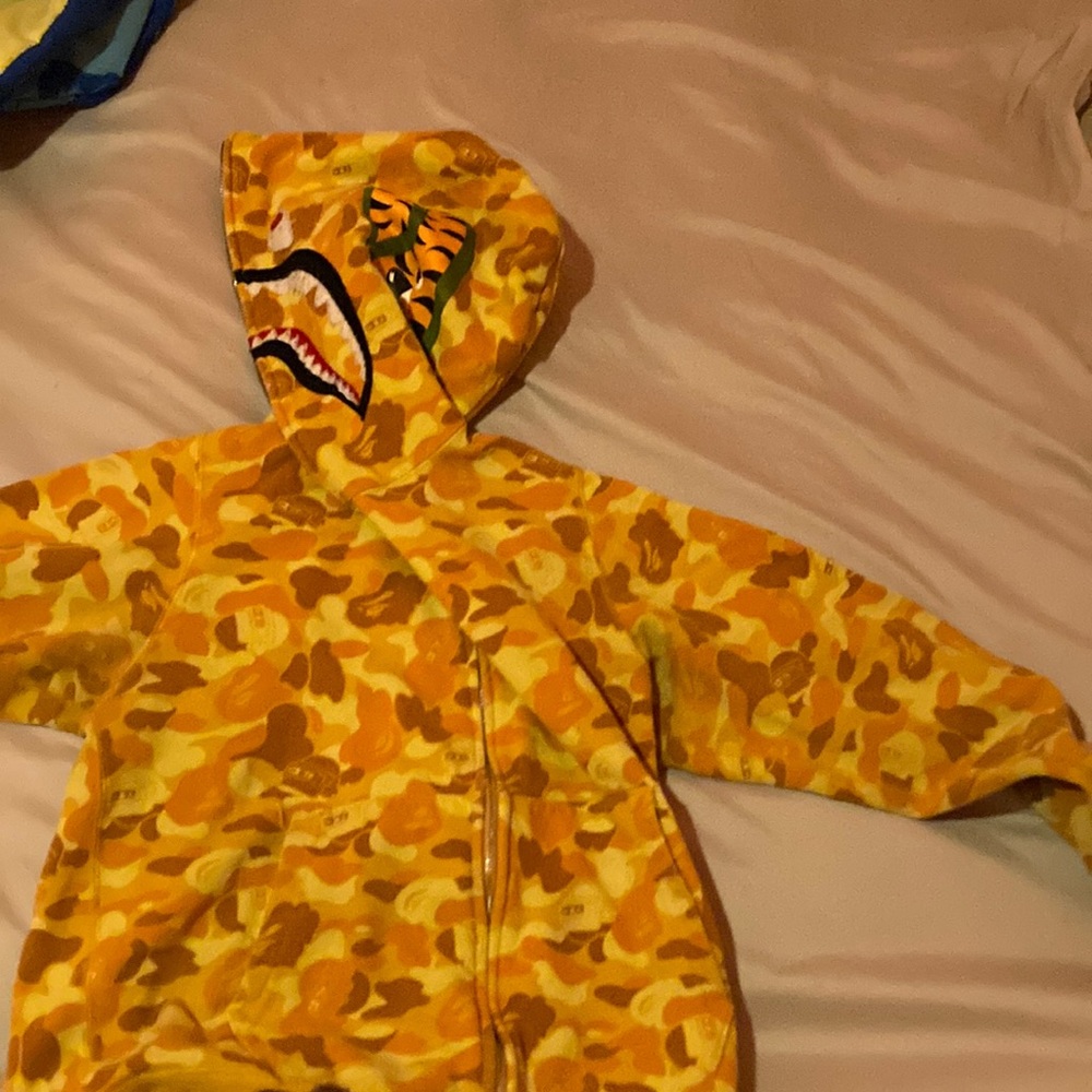 Im selling bape never been wear before